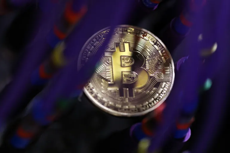 Bitcoiners Defend Crypto and Attack Critics