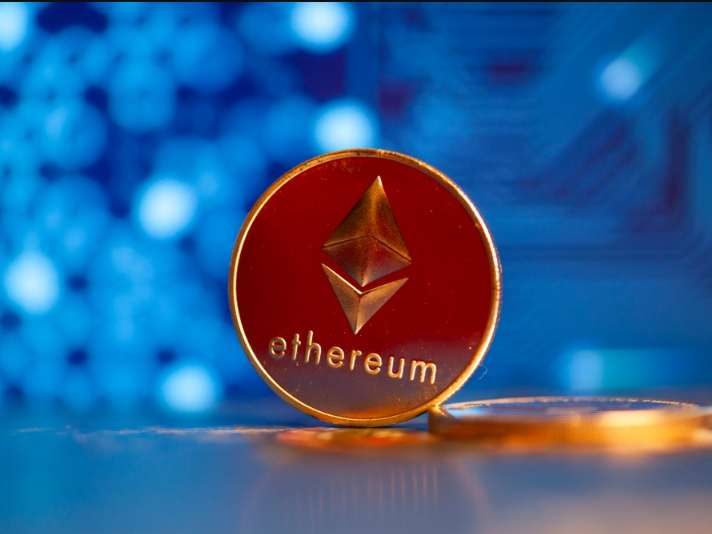 イーサリアム(ETH)は今後いくらまで上がる？急騰した理由や2025 年以降の価格予想を徹底解説