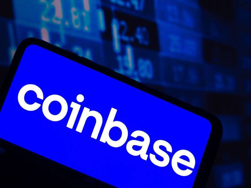 مراجعة منصة كوين بيس(Coinbase): هل كوين بيس منصة آمنة وموثوقة؟ وهل تقدم كوين بيس خدمات حلال؟
