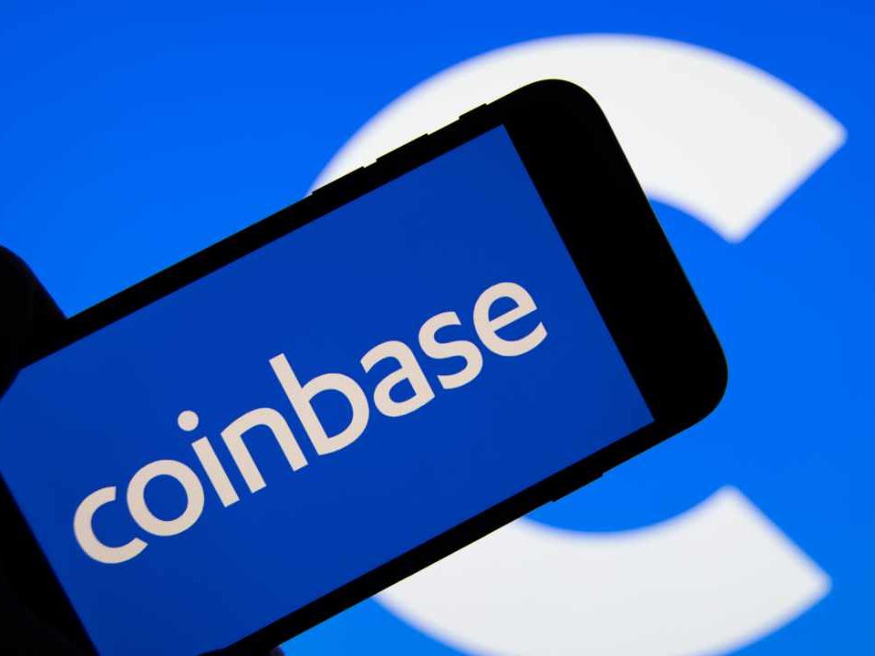 How to Sell and Cash Out Crypto from Coinbase: A Complete 2025 Guide
