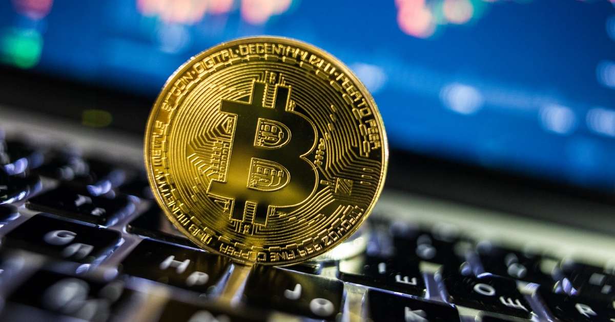دليل تعدين البيتكوين للمبتدئين خلال 8 دقائق: هل ما زال من الممكن تعدين البيتكوين مجانًا في 2025؟ وكيف تختار جهاز تعدين البتكوين المناسب؟